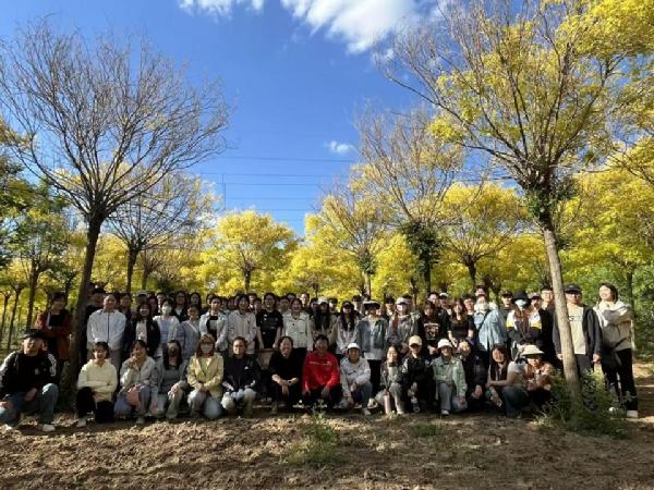 公司师生赴胜利油田胜大生态林场（东营市试验林场）参观学习